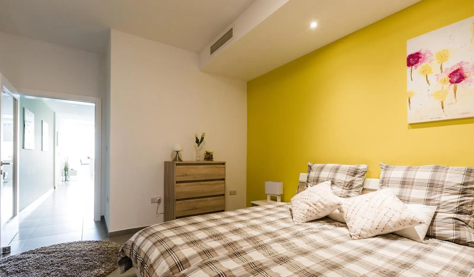 Superb Southfacing Apartment In The Heart Of St.Julians Saint Julian's 0*,  Malta